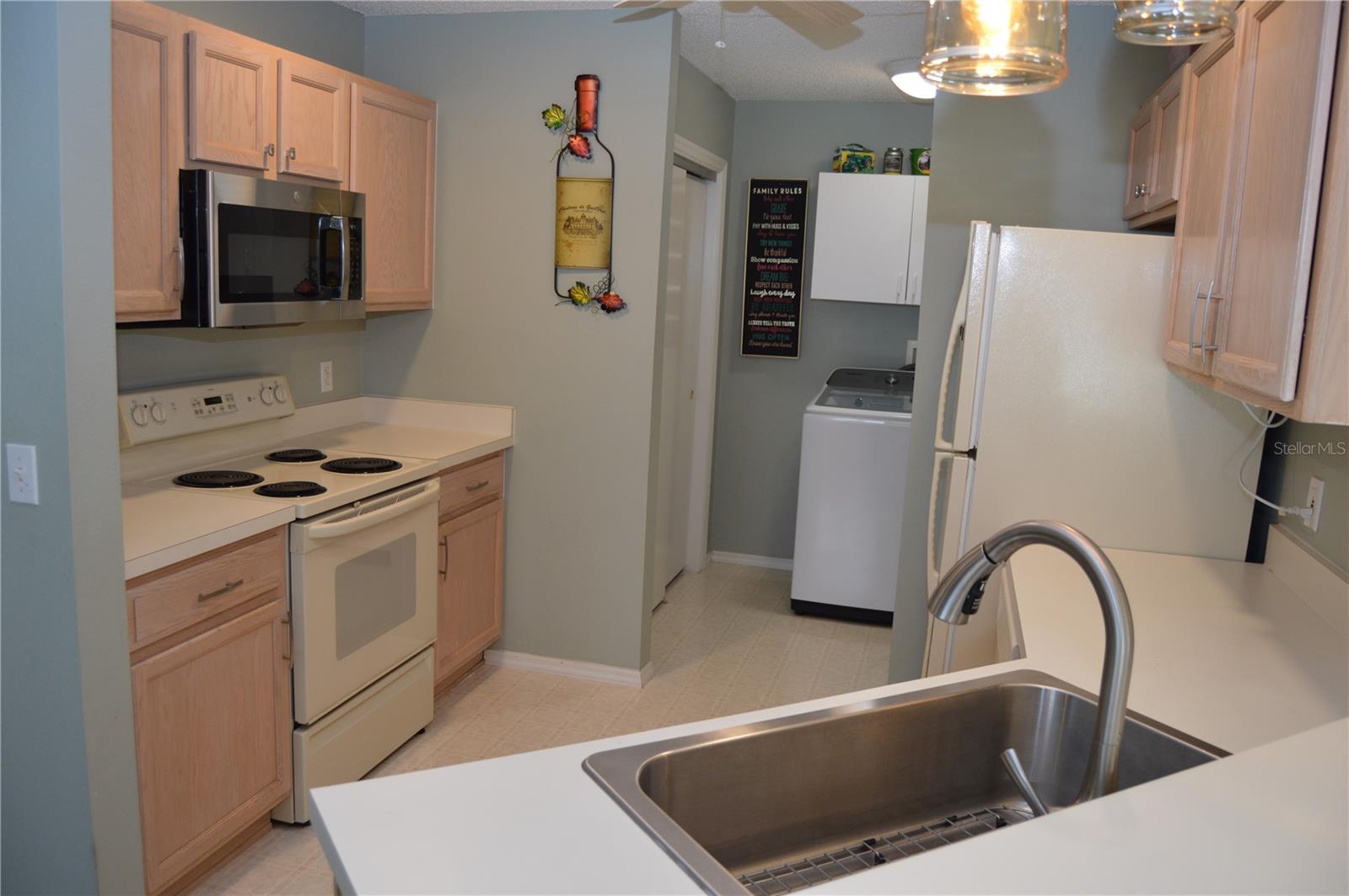 Image 16 of 30 For 1706 El Nino Street