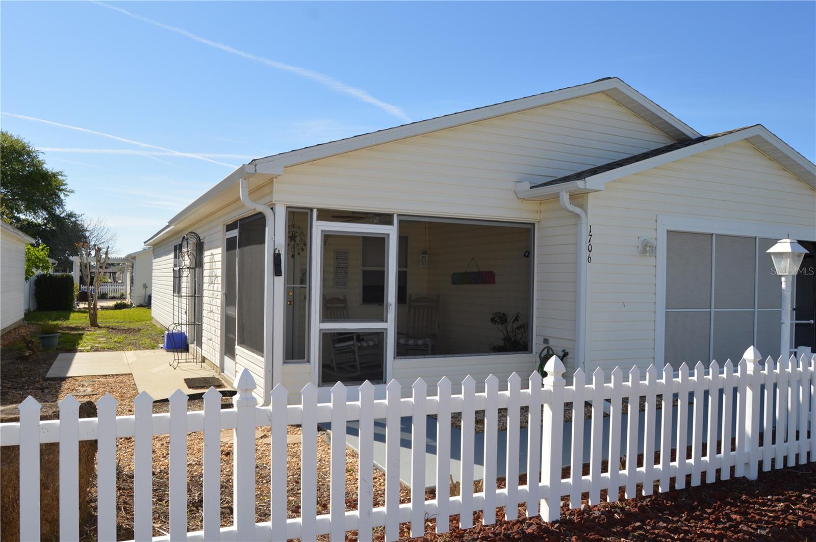 Image 3 of 30 For 1706 El Nino Street