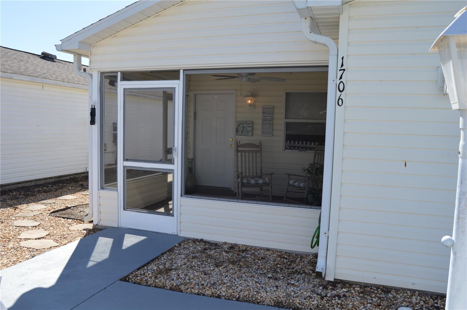 Image 4 of 30 For 1706 El Nino Street