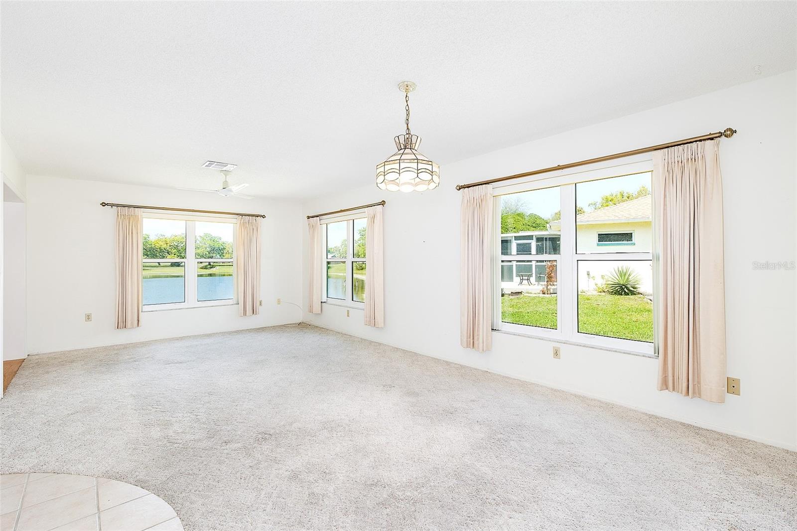 Image 11 of 35 For 8330 Divot Way