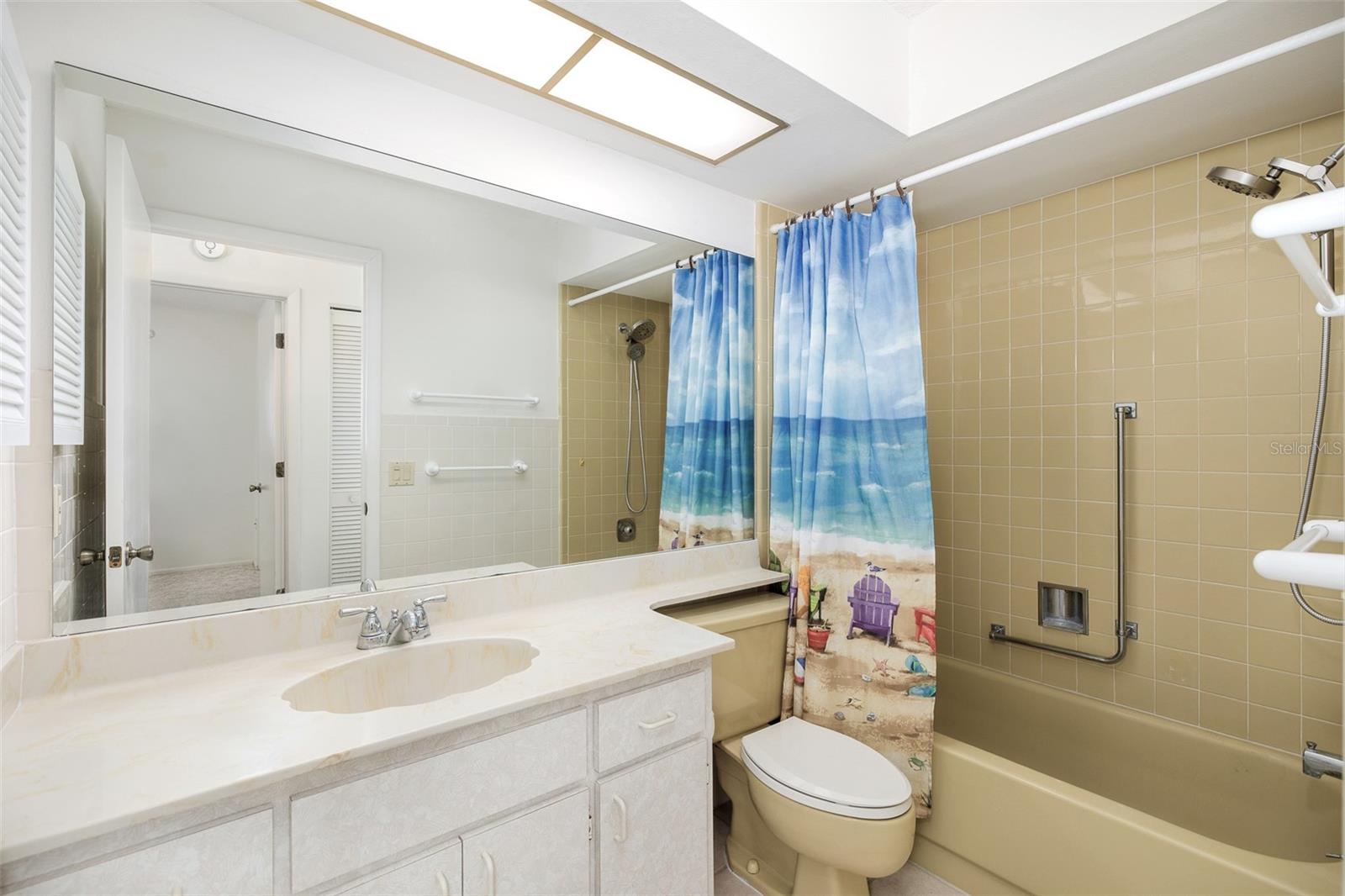 Image 21 of 35 For 8330 Divot Way