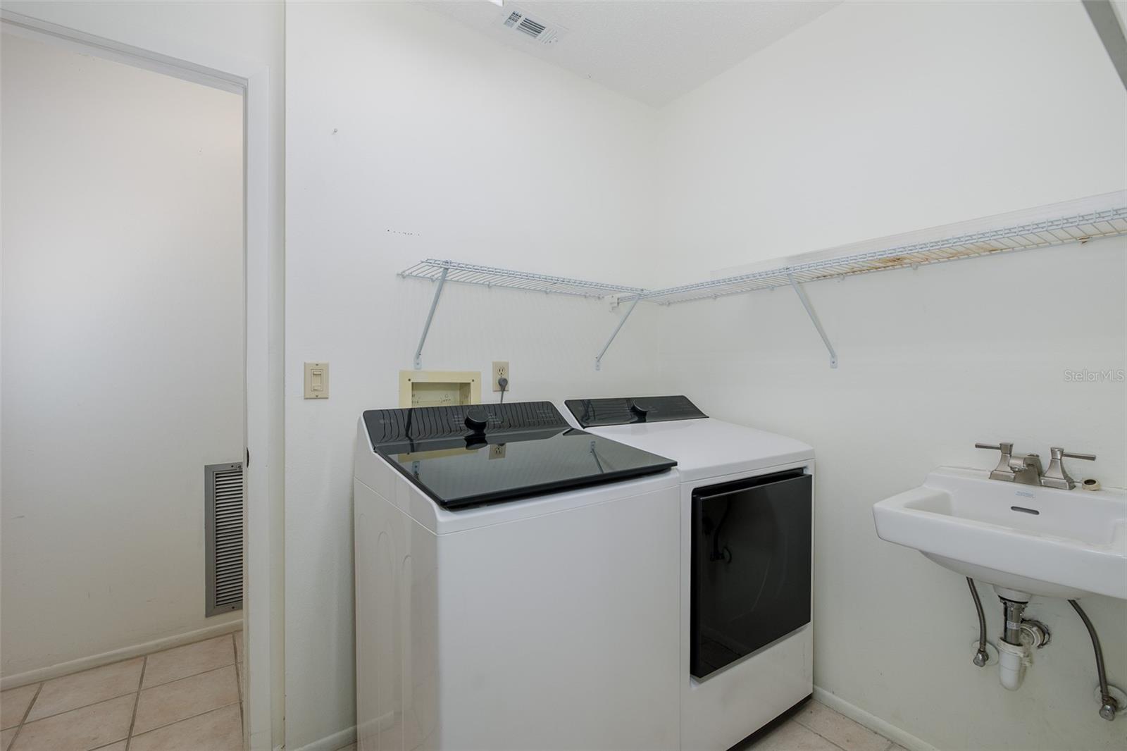 Image 23 of 35 For 8330 Divot Way