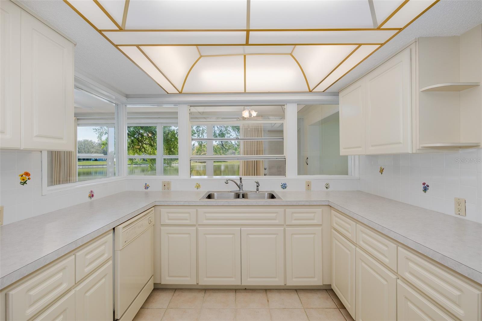 Image 6 of 35 For 8330 Divot Way