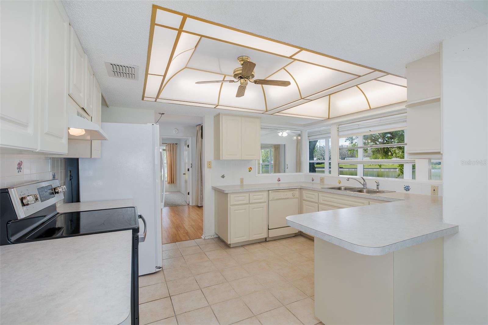 Image 7 of 35 For 8330 Divot Way