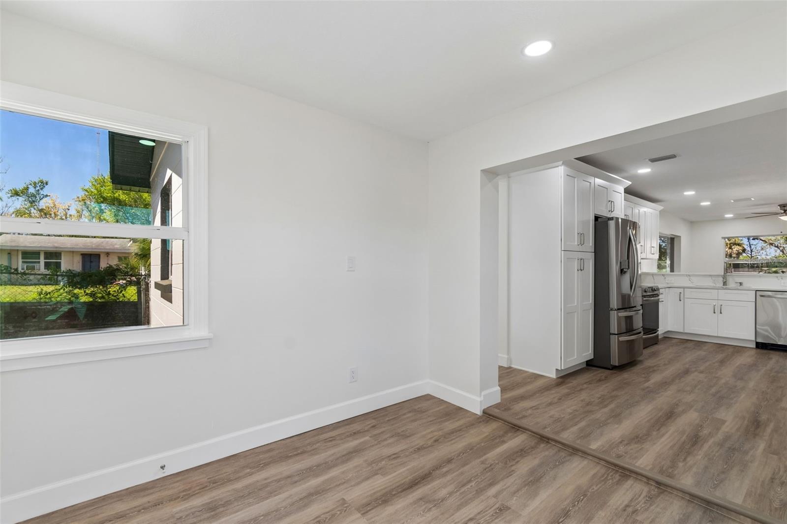 Listing photo id 21 for 4313 Shadowlawn Avenue