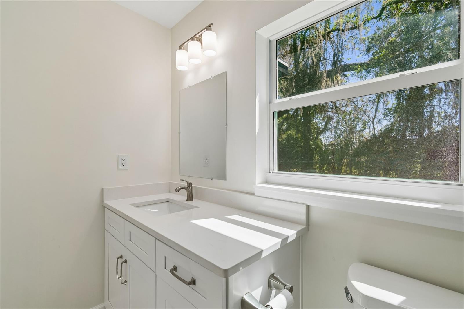 Listing photo id 33 for 4313 Shadowlawn Avenue