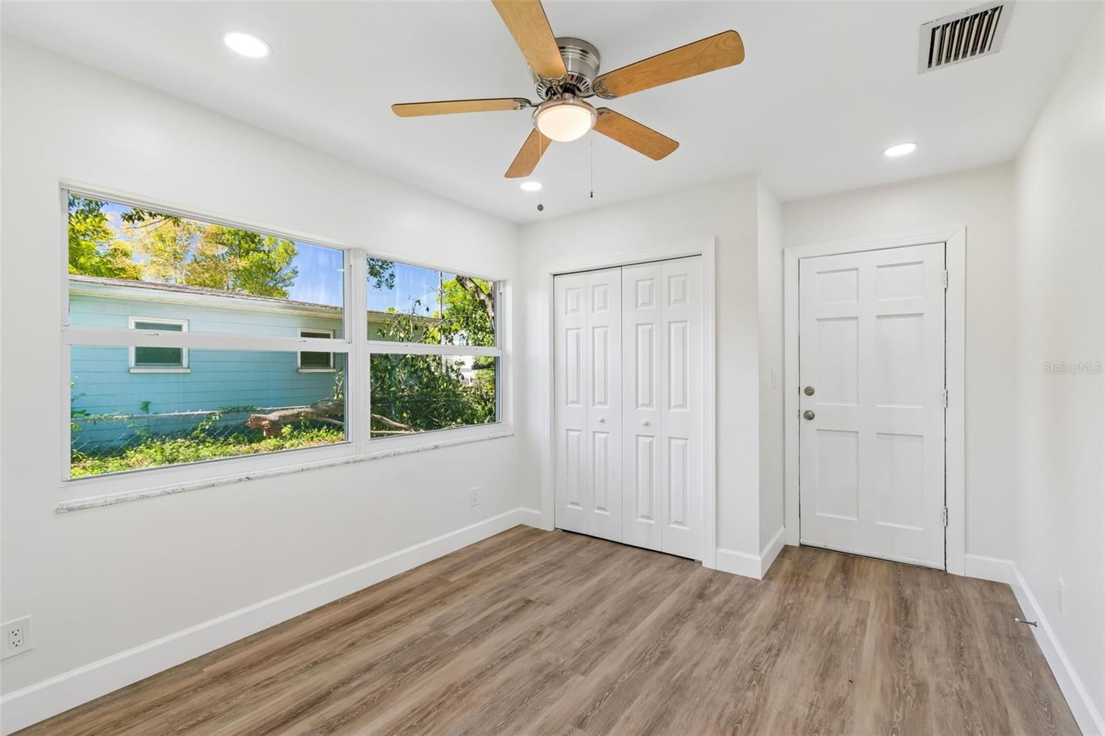 Listing photo id 36 for 4313 Shadowlawn Avenue