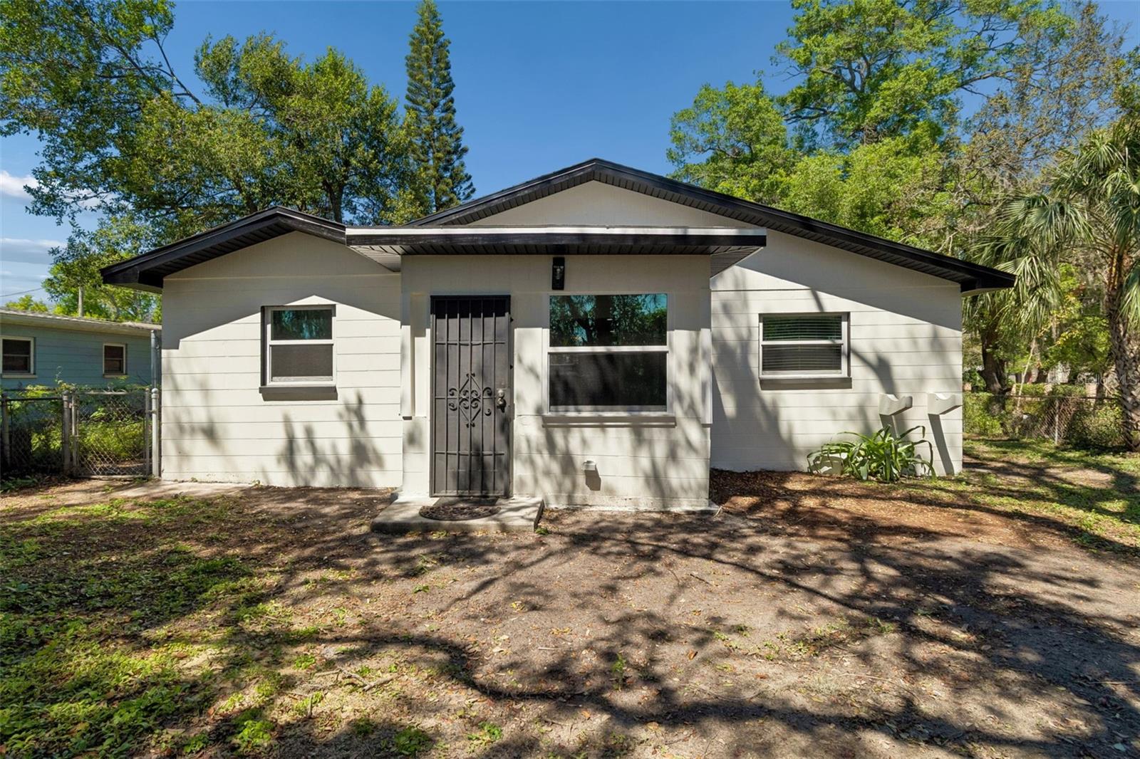 Listing photo id 41 for 4313 Shadowlawn Avenue