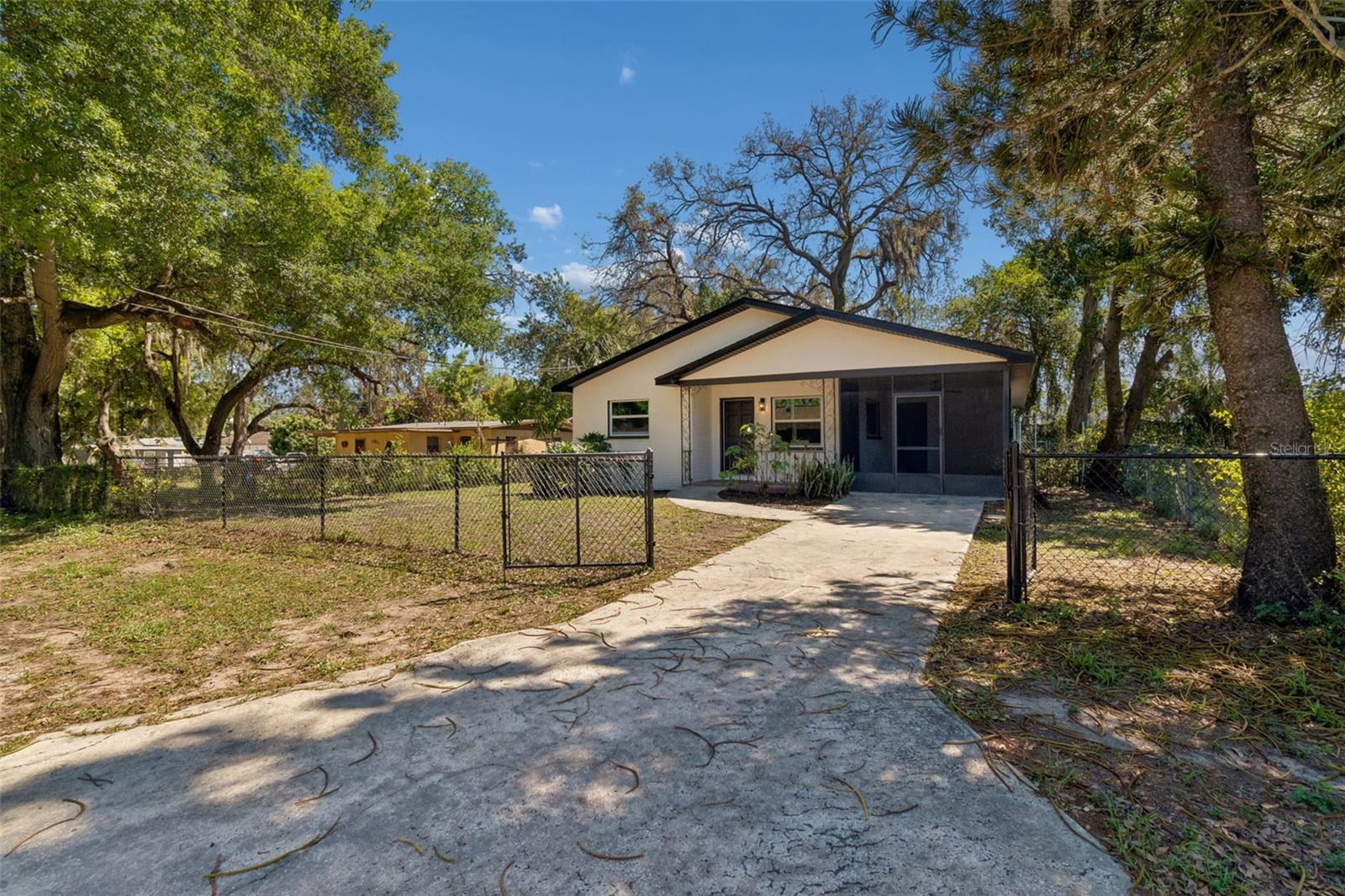 Listing photo id 46 for 4313 Shadowlawn Avenue