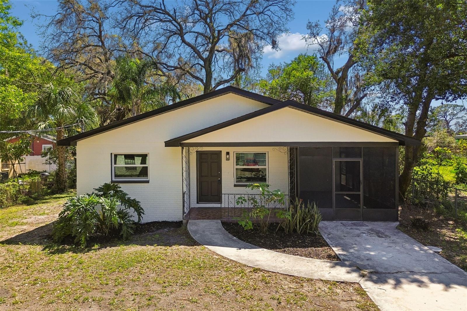 Listing photo id 52 for 4313 Shadowlawn Avenue