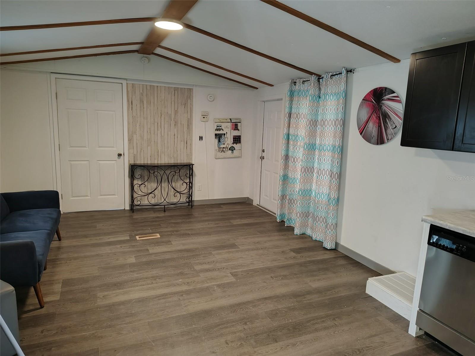 Image 4 of 10 For 4228 Athens Avenue