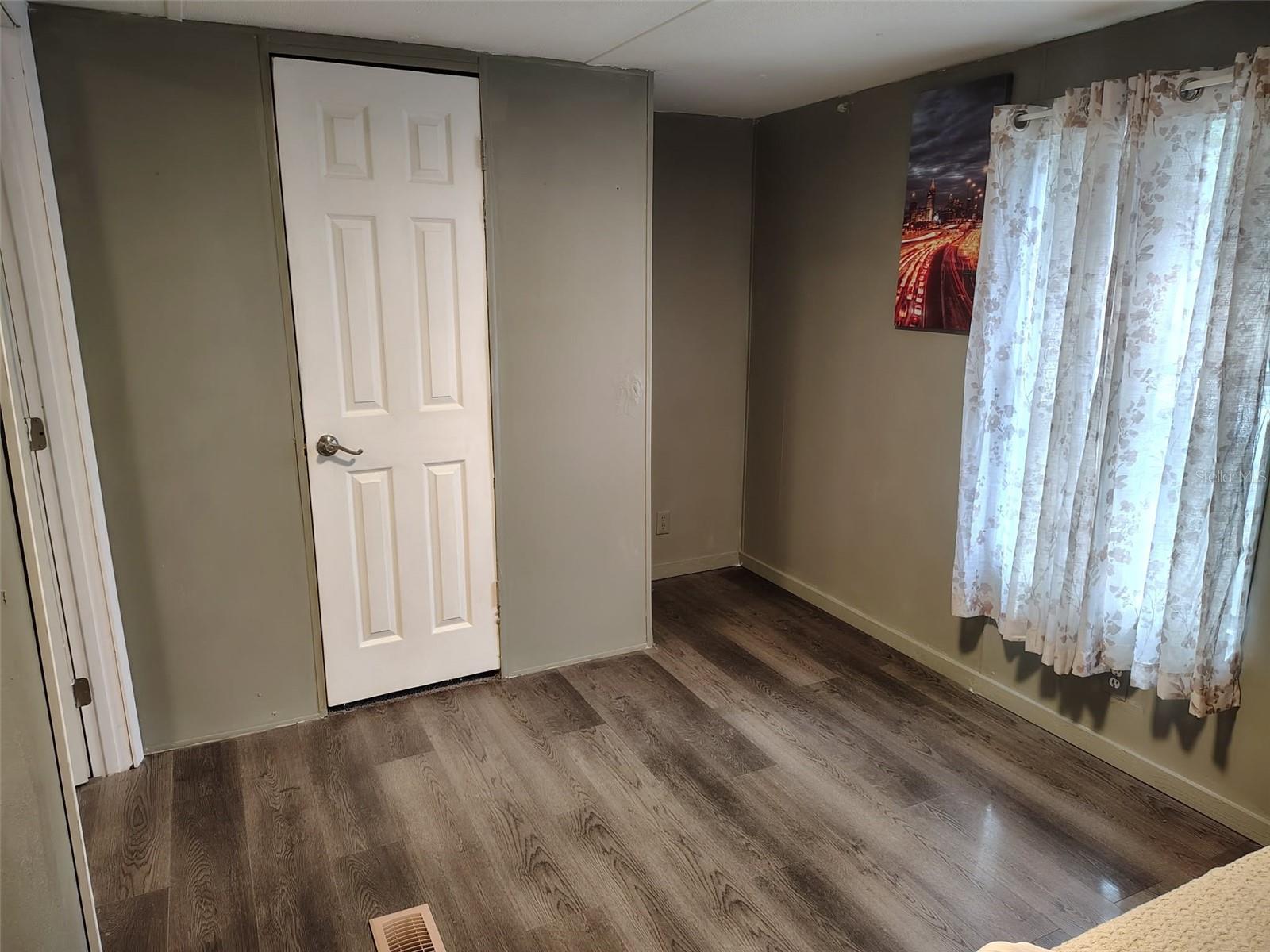 Image 6 of 10 For 4228 Athens Avenue