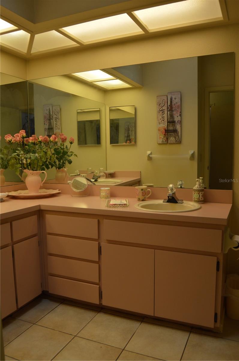 Image 19 of 36 For 4701 Wallingford Court 4701