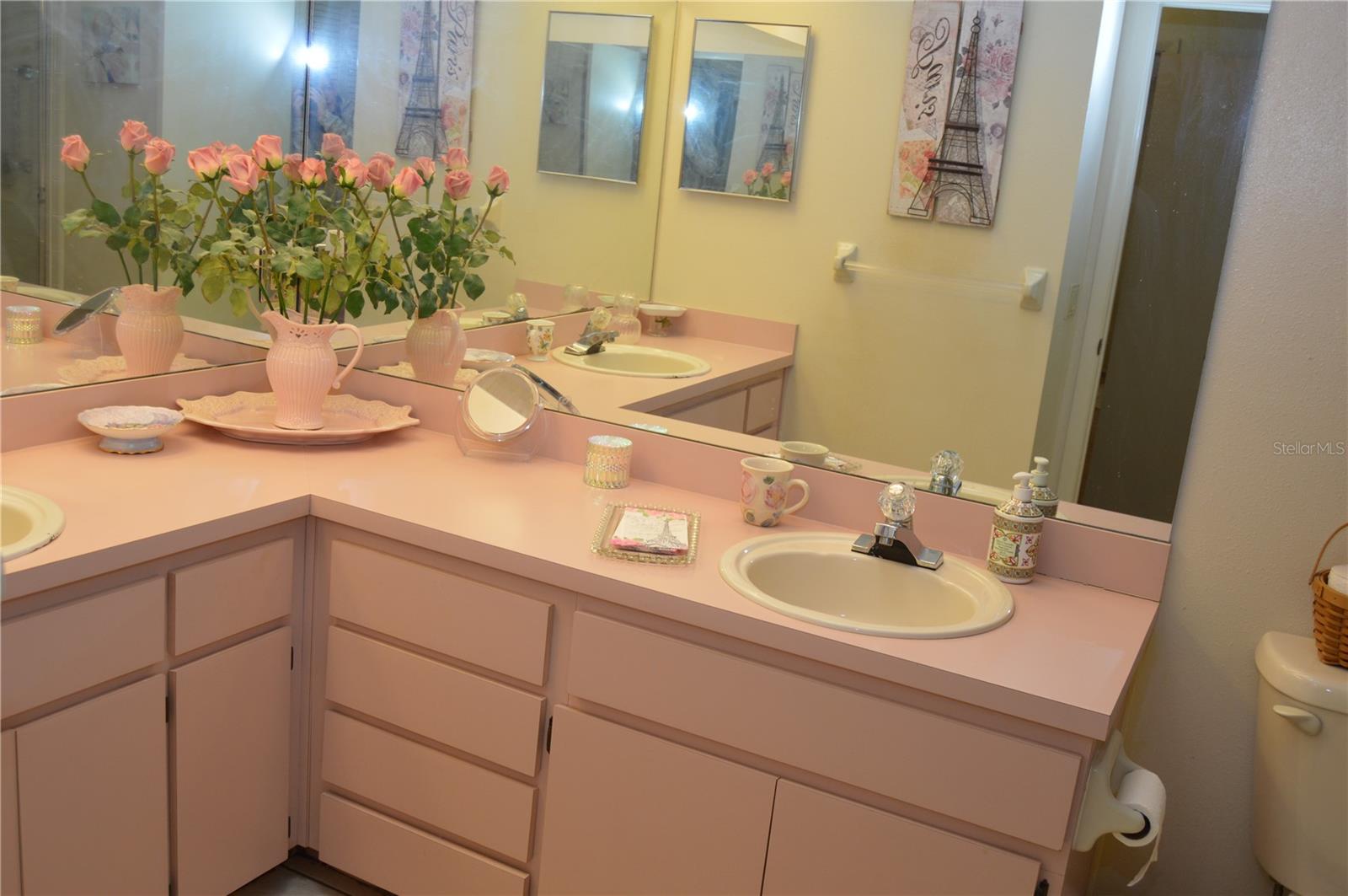 Image 21 of 36 For 4701 Wallingford Court 4701