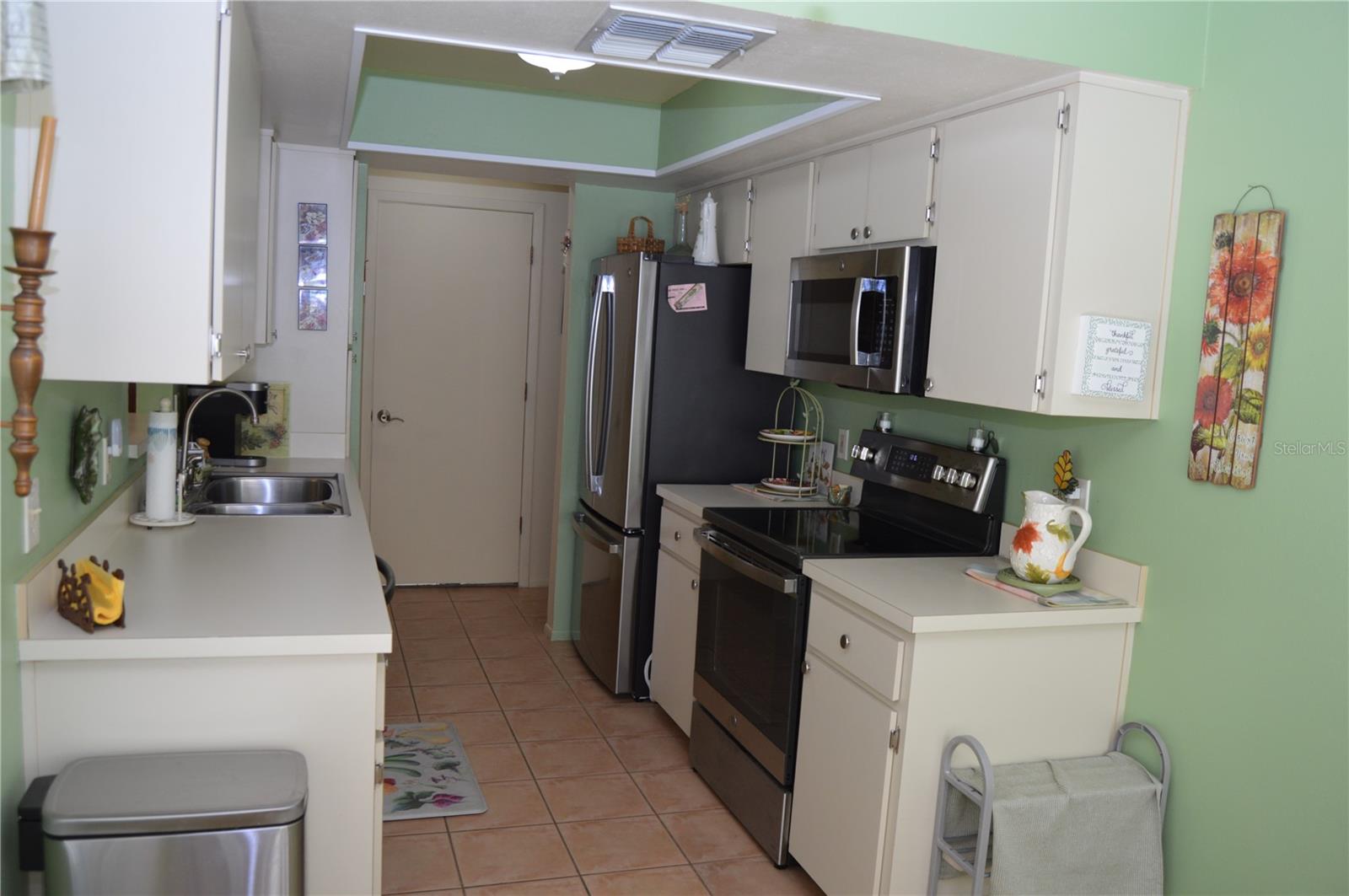 Image 27 of 36 For 4701 Wallingford Court 4701