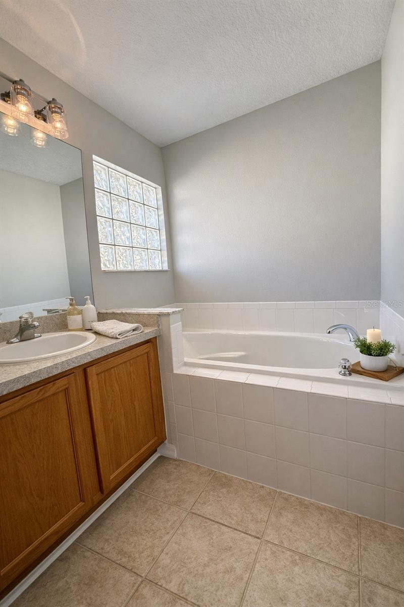 Image 7 of 15 For 14069 Drysdale Street