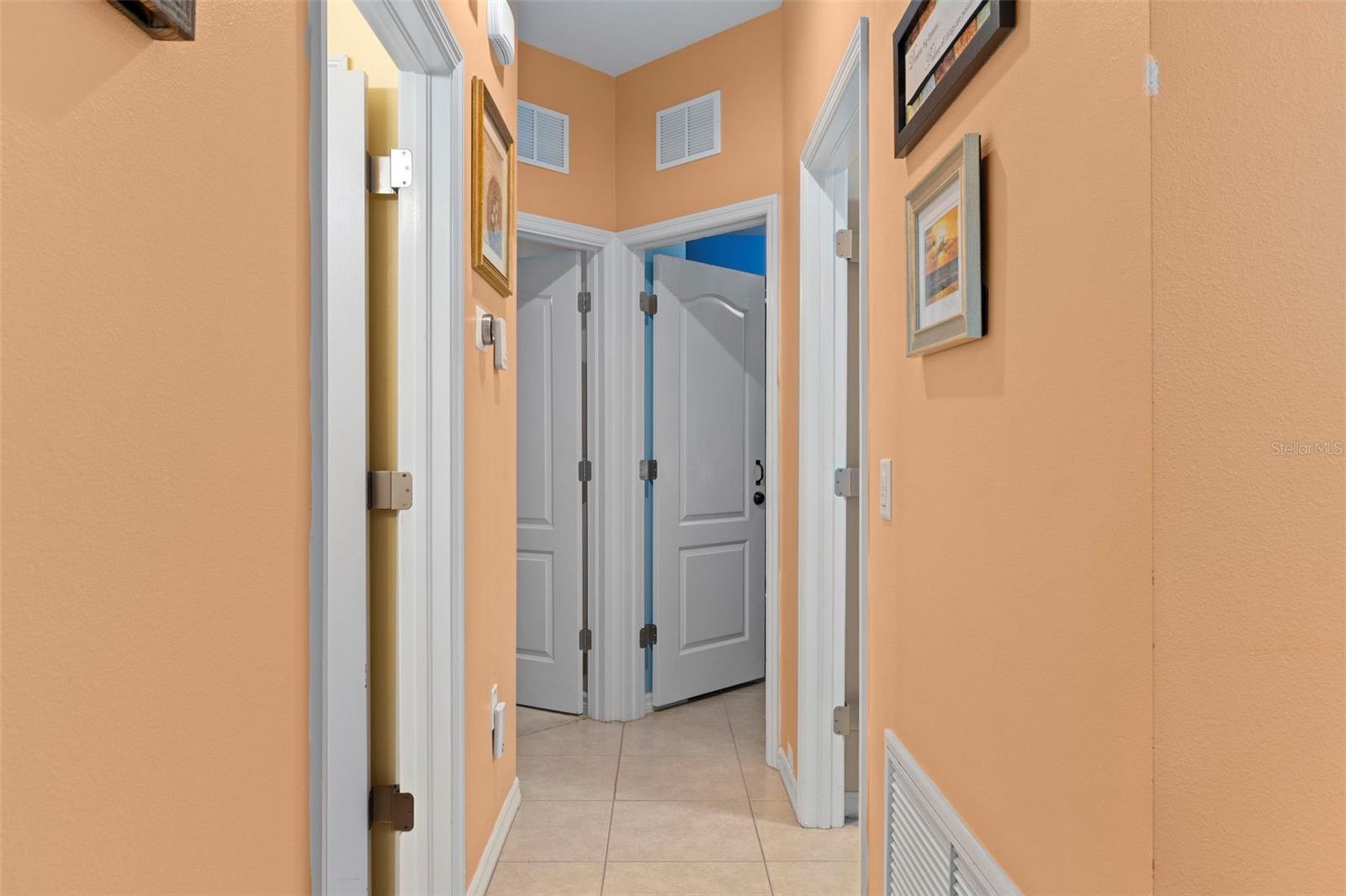 Image 22 of 40 For 8398 Indian Laurel Lane