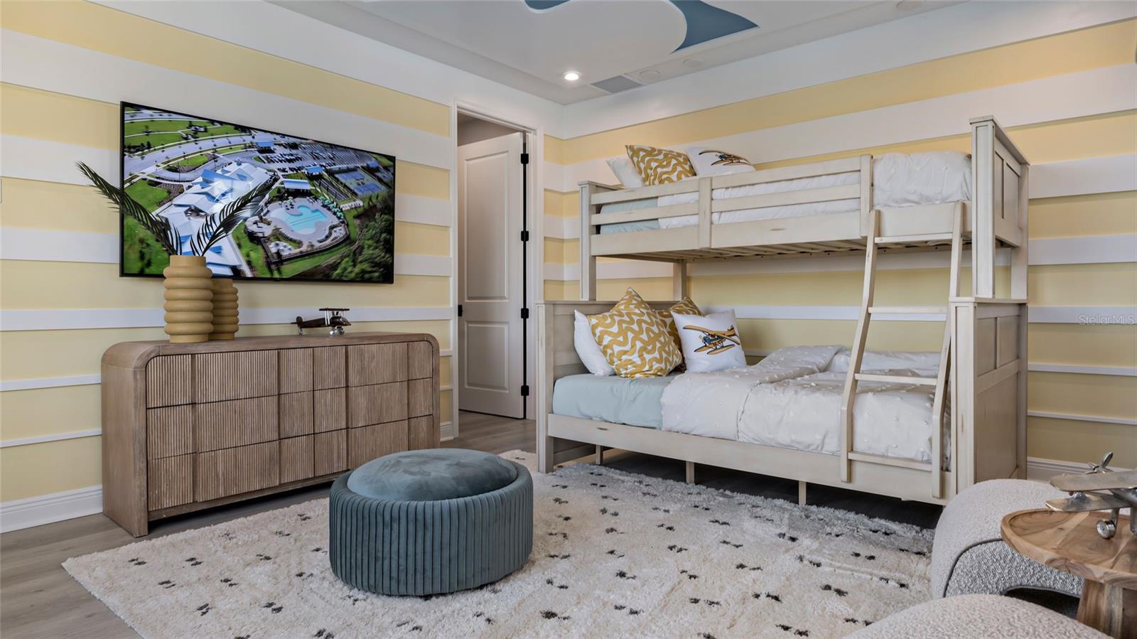 Image 14 of 29 For 1757 Point Grace Road