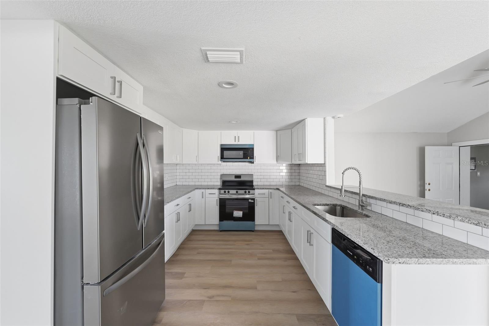 Image 10 of 51 For 7608 Yachtsman Drive