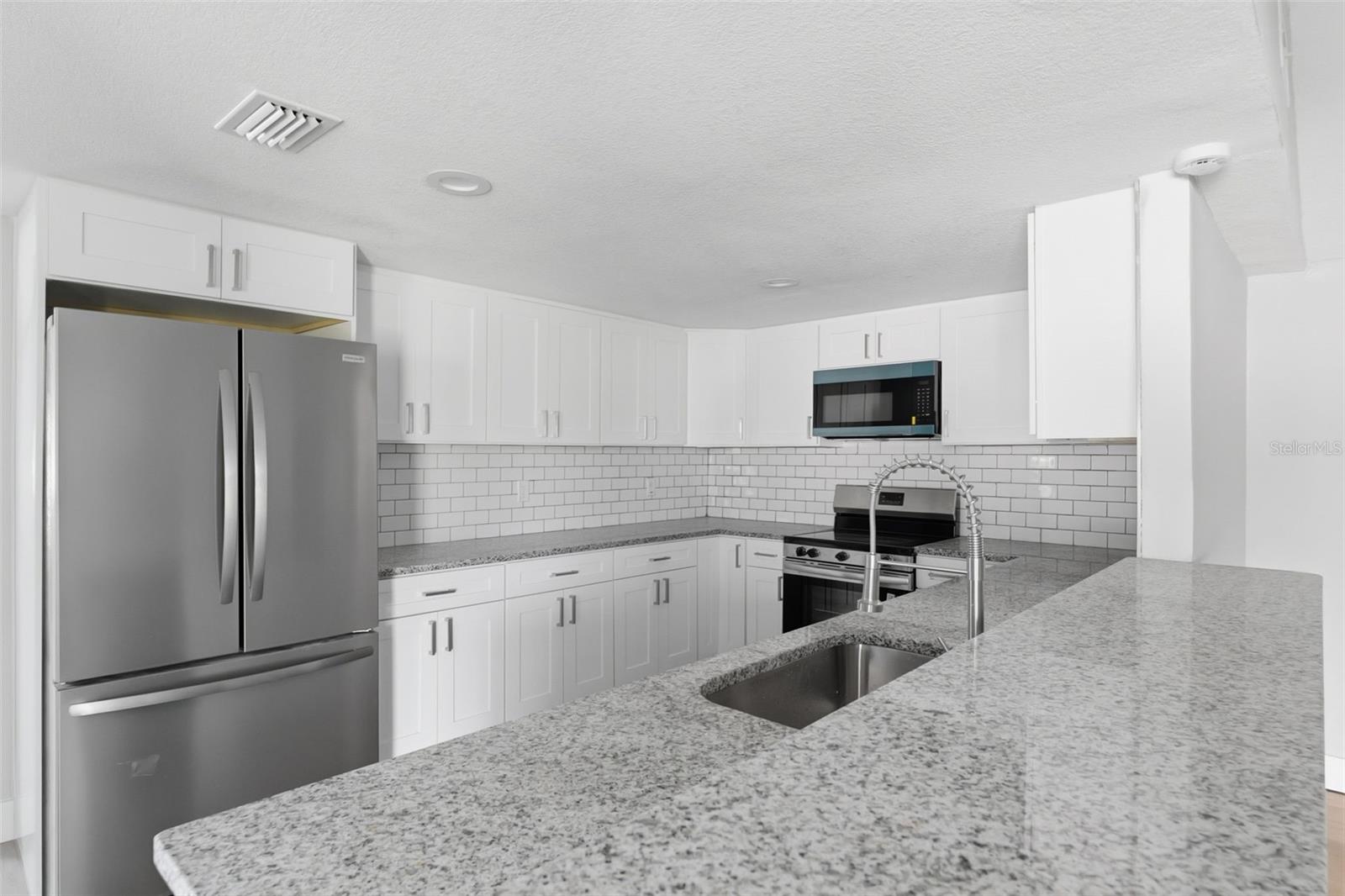 Image 11 of 51 For 7608 Yachtsman Drive