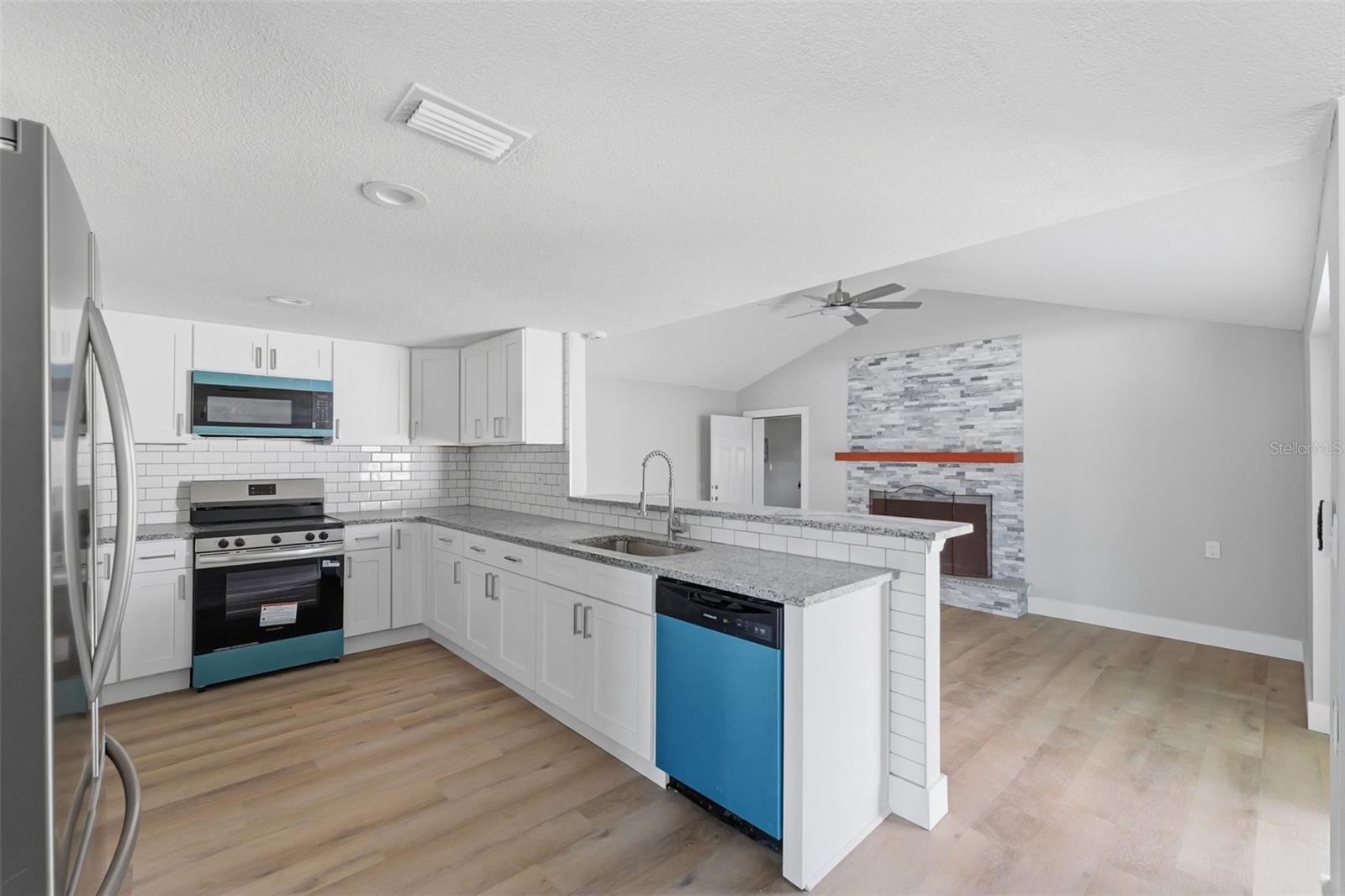 Image 12 of 51 For 7608 Yachtsman Drive