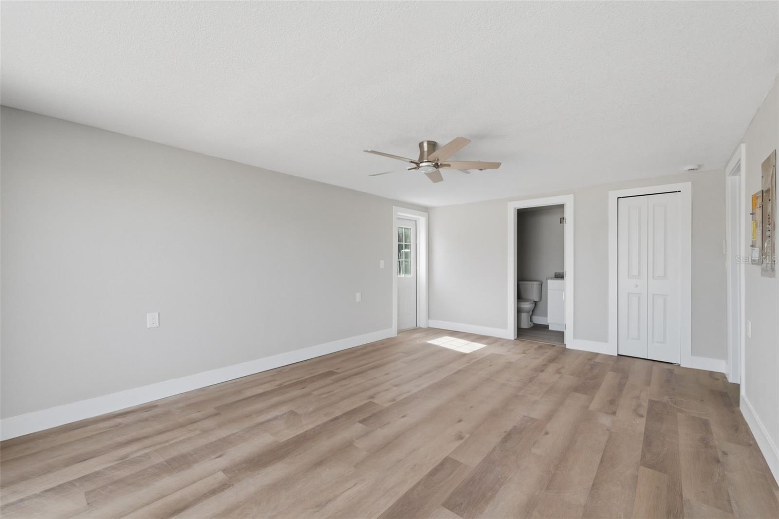 Image 16 of 51 For 7608 Yachtsman Drive