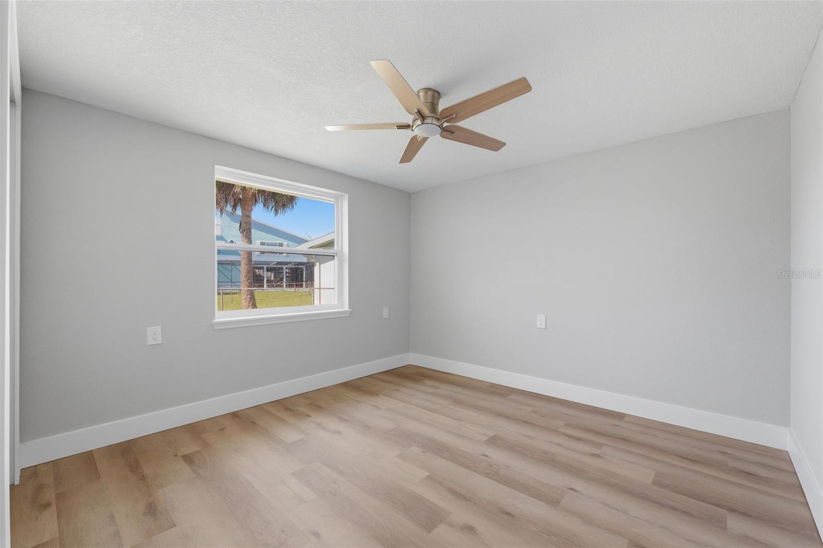 Image 21 of 51 For 7608 Yachtsman Drive