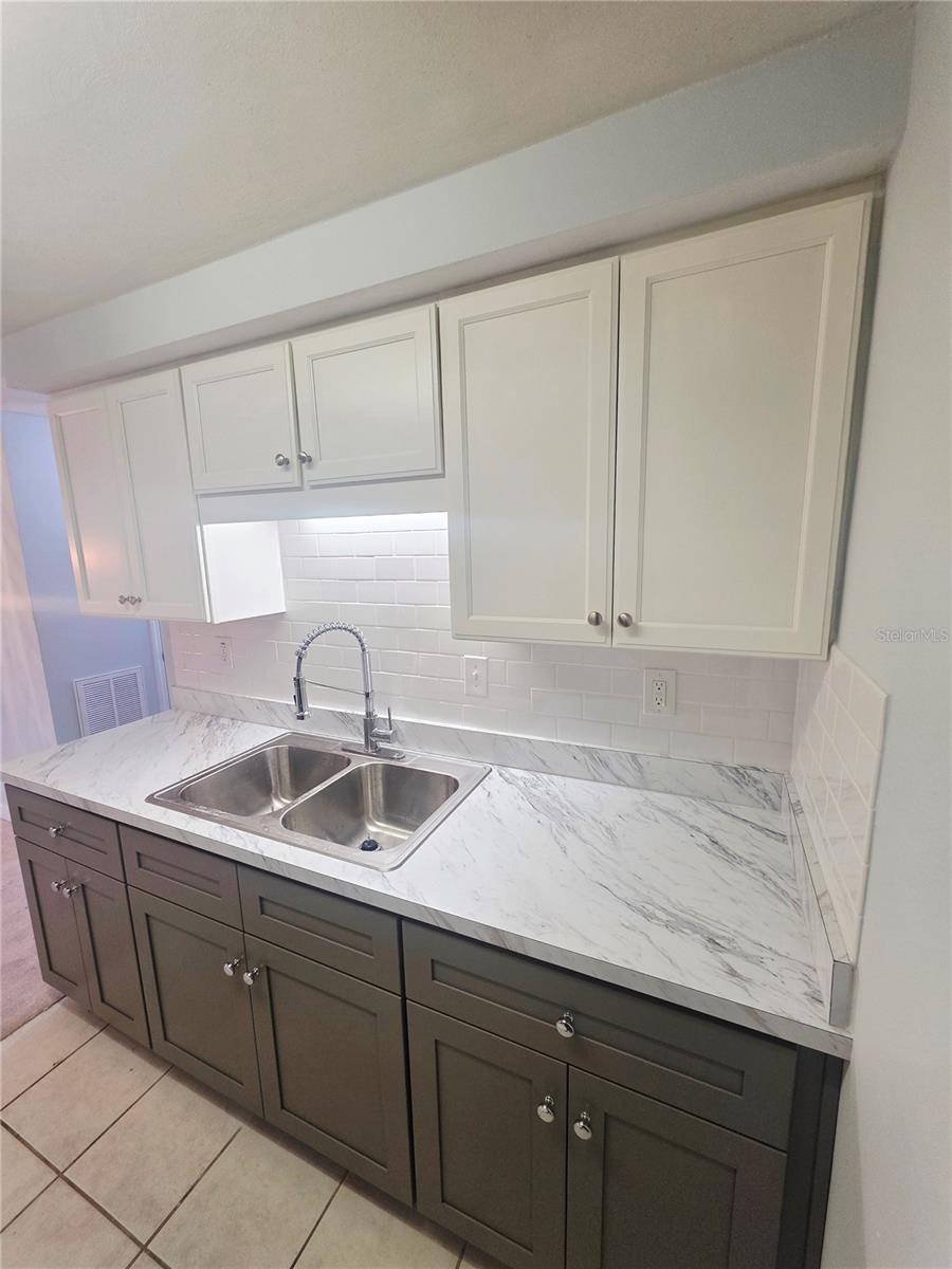 Listing photo id 8 for 4461 Rustic Drive 4461