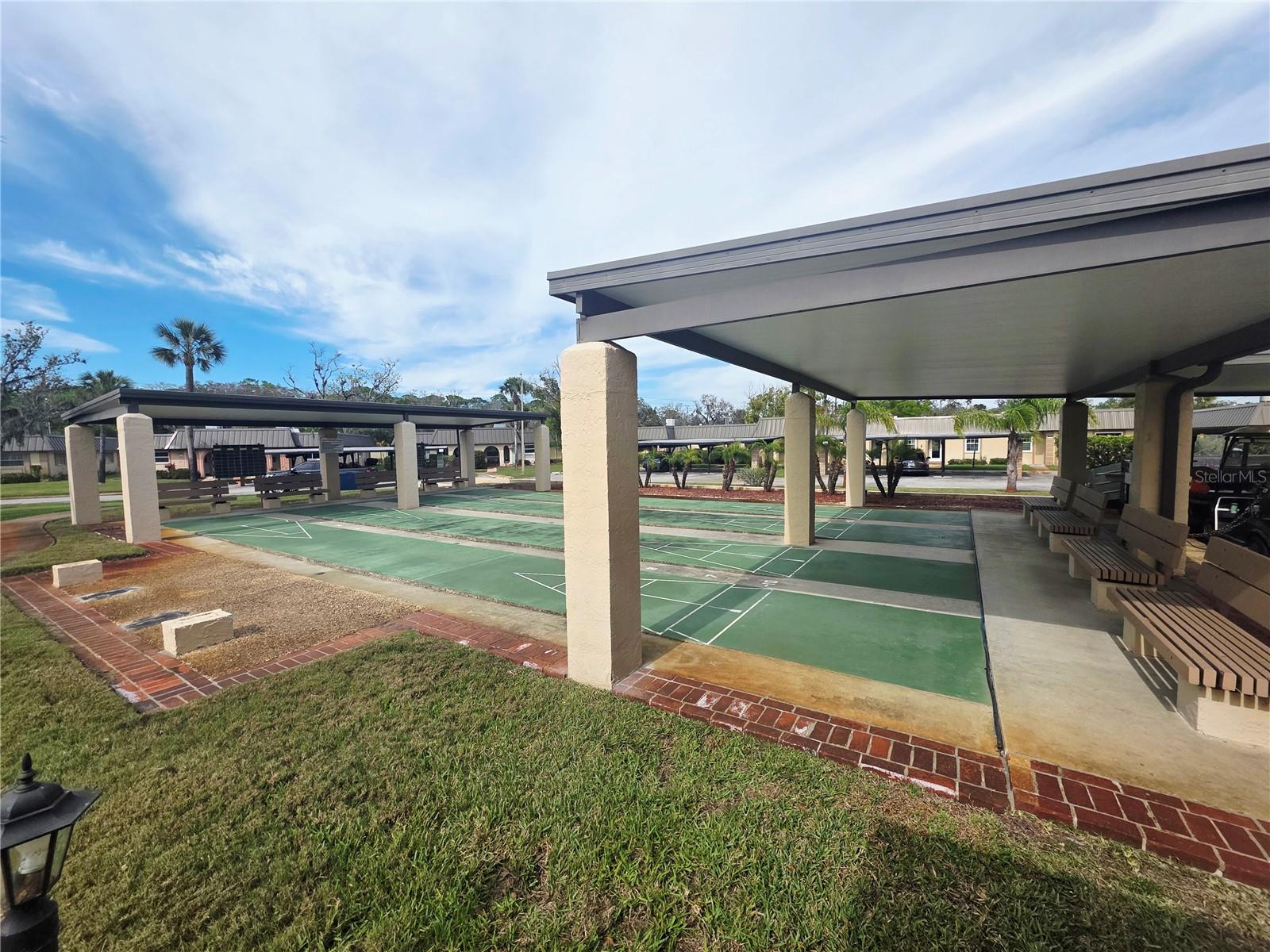 Listing photo id 29 for 4461 Rustic Drive 4461