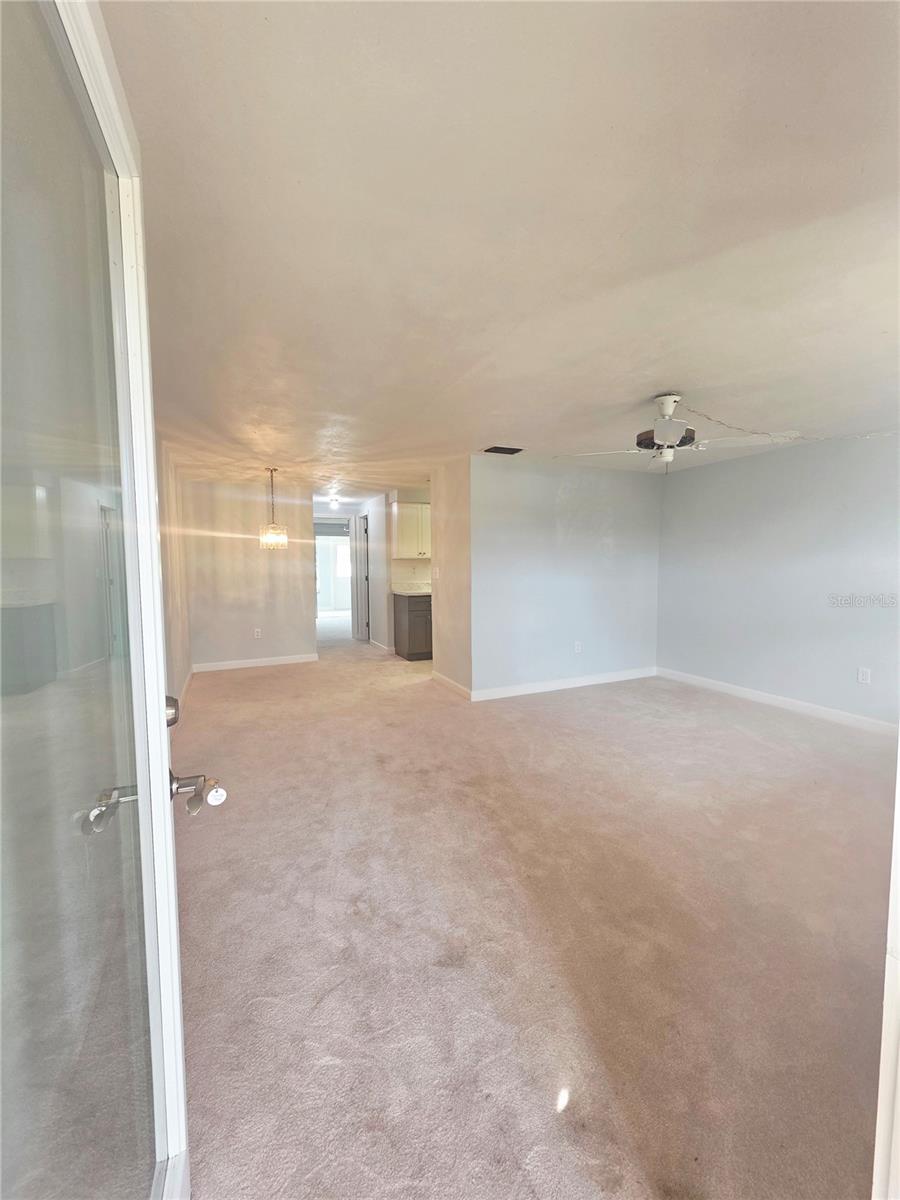 Listing photo id 2 for 4461 Rustic Drive 4461