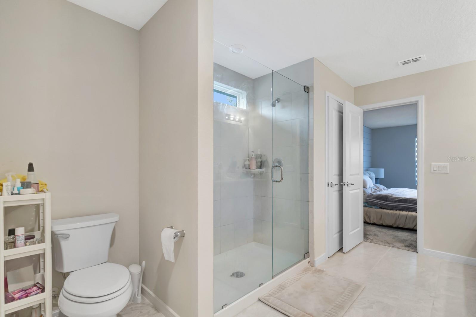 Image 19 of 26 For 4943 Royal Point Avenue