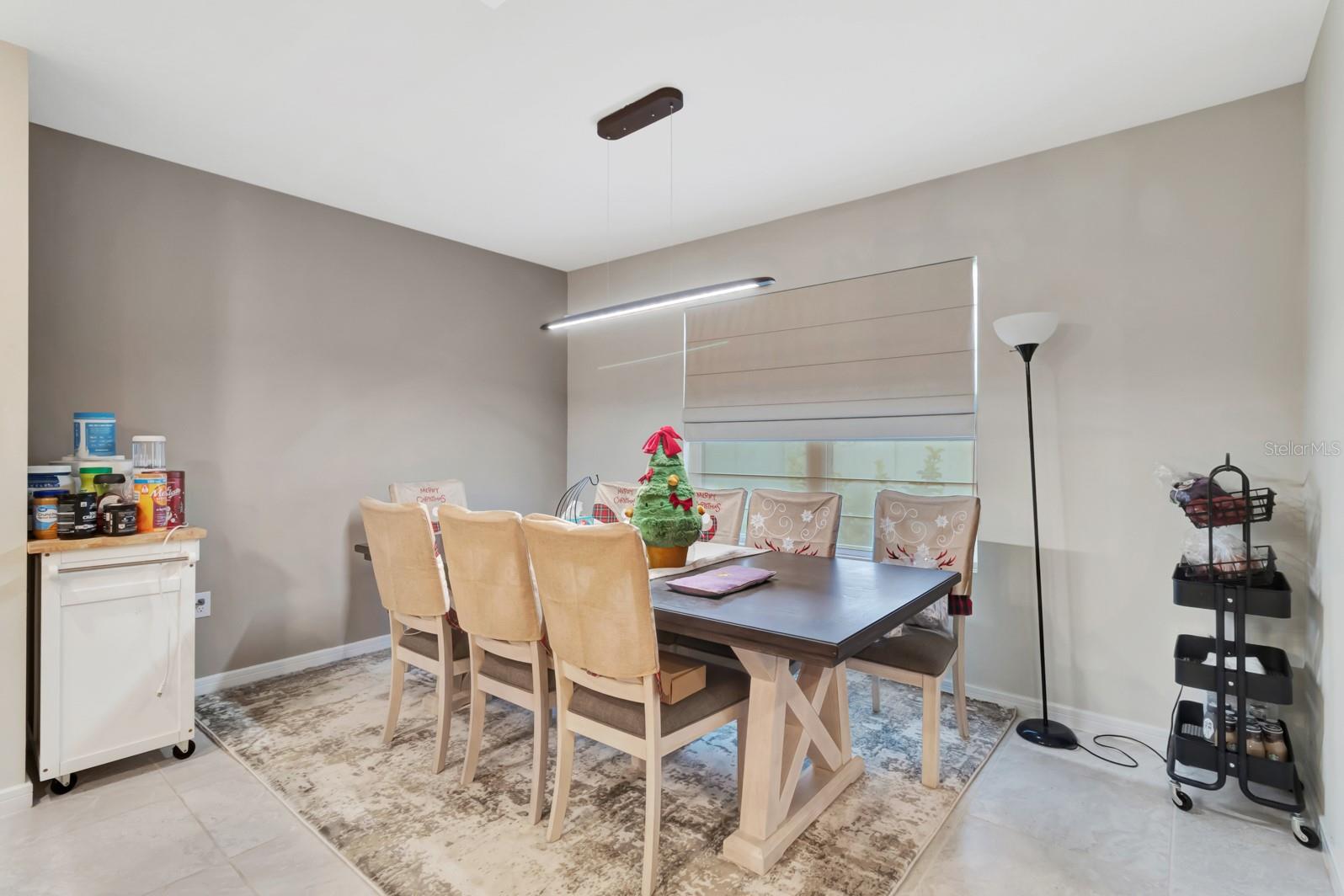 Image 7 of 26 For 4943 Royal Point Avenue