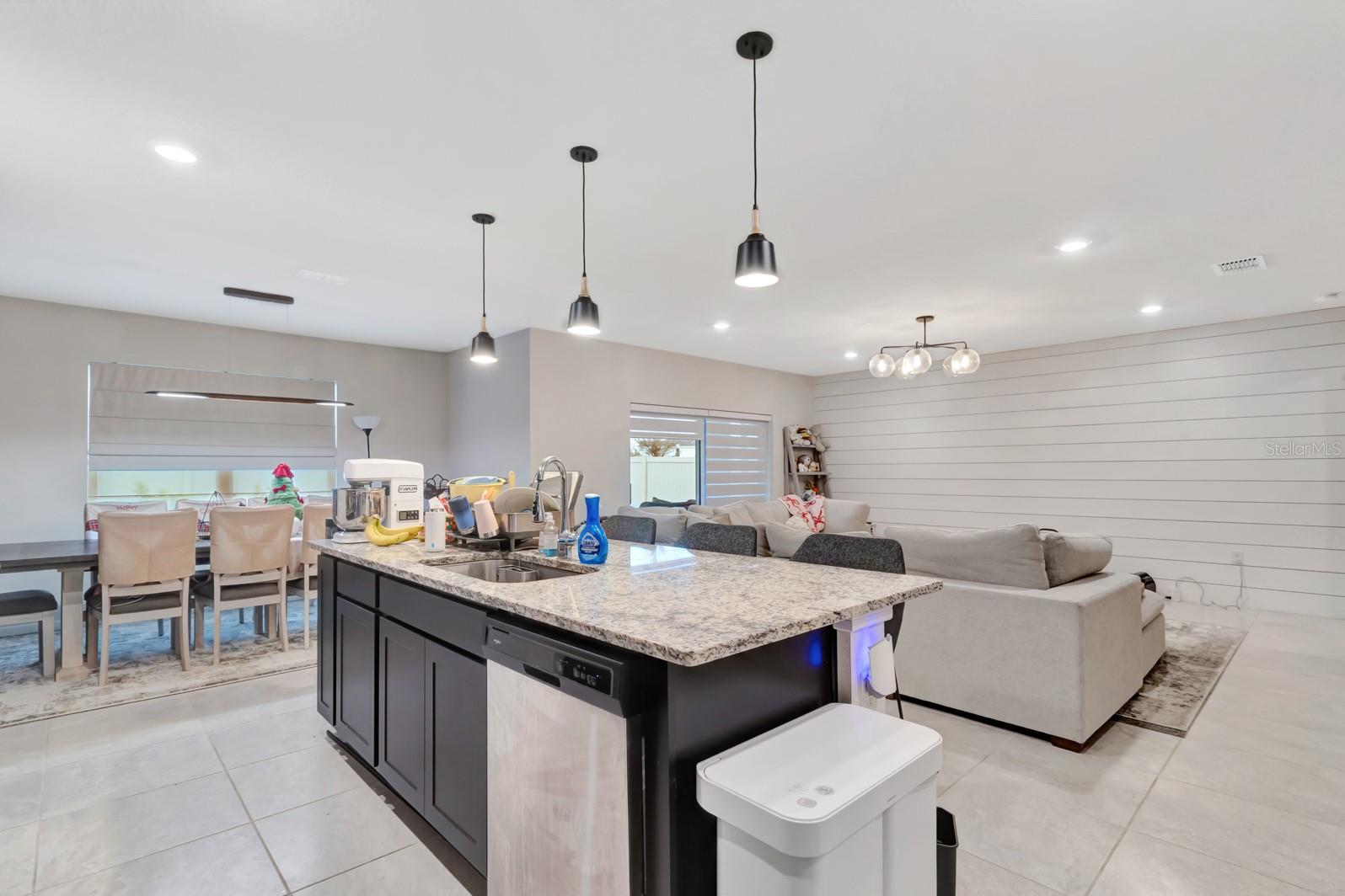 Image 9 of 26 For 4943 Royal Point Avenue