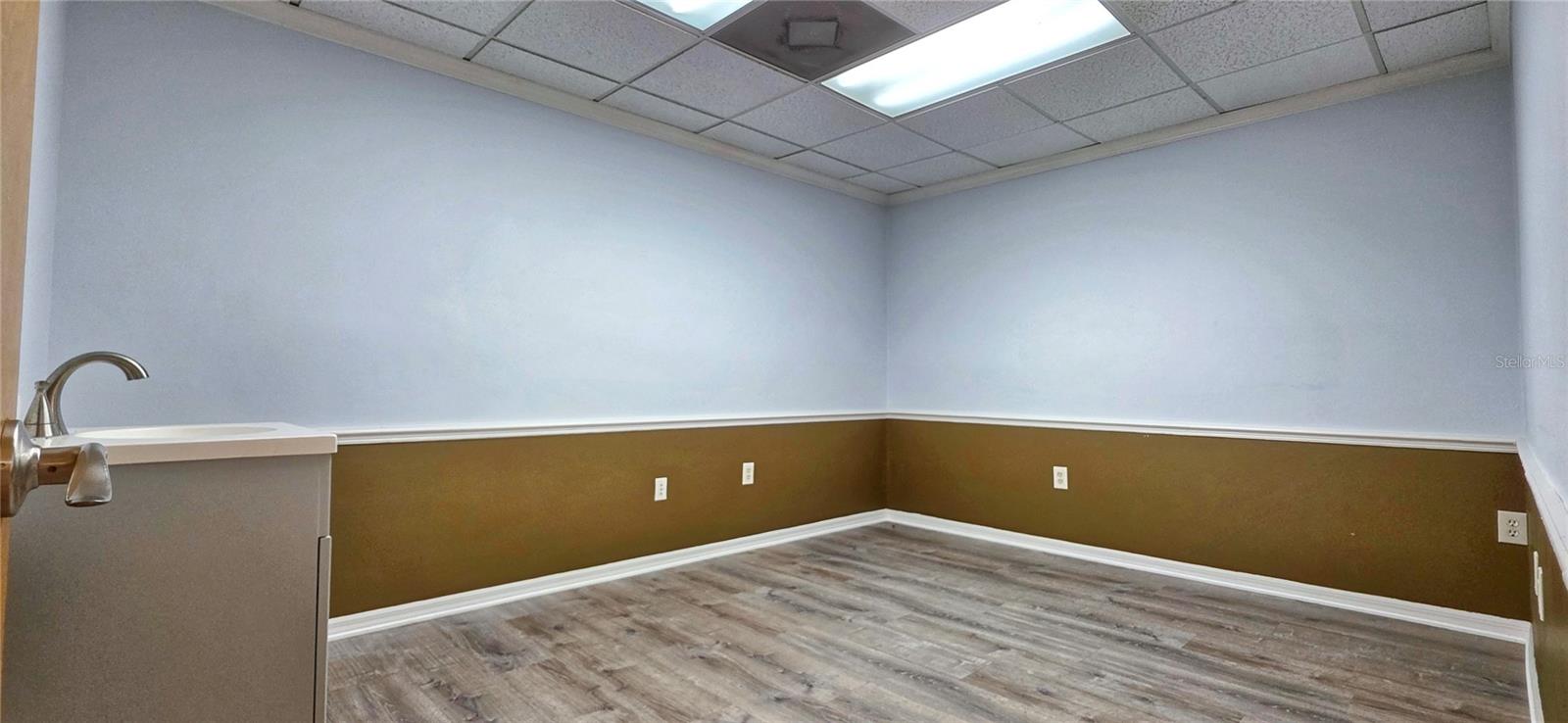 Image 11 of 22 For 2323 Curlew Road 7b