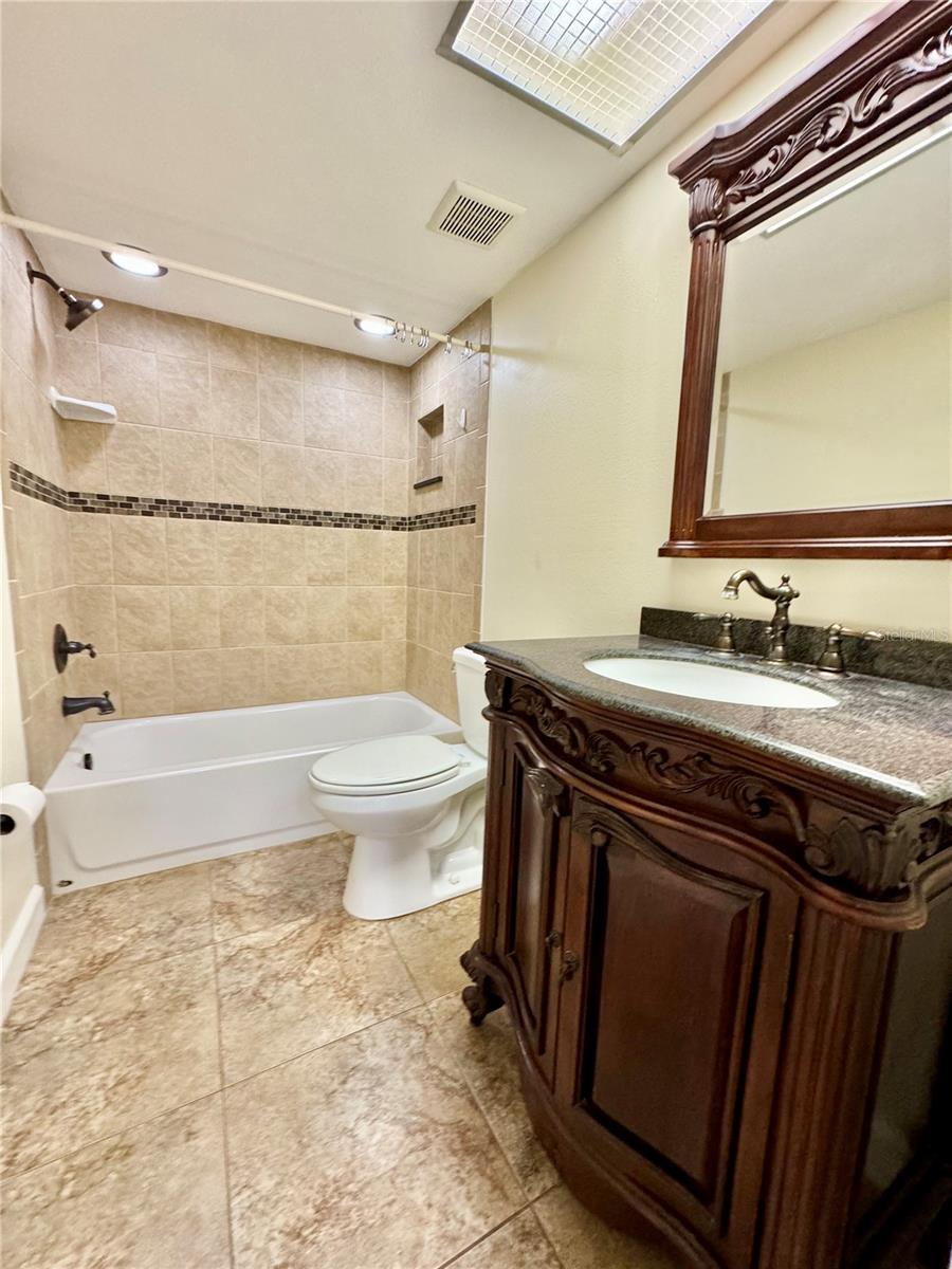 Image 24 of 46 For 4620 Bay Boulevard 1116