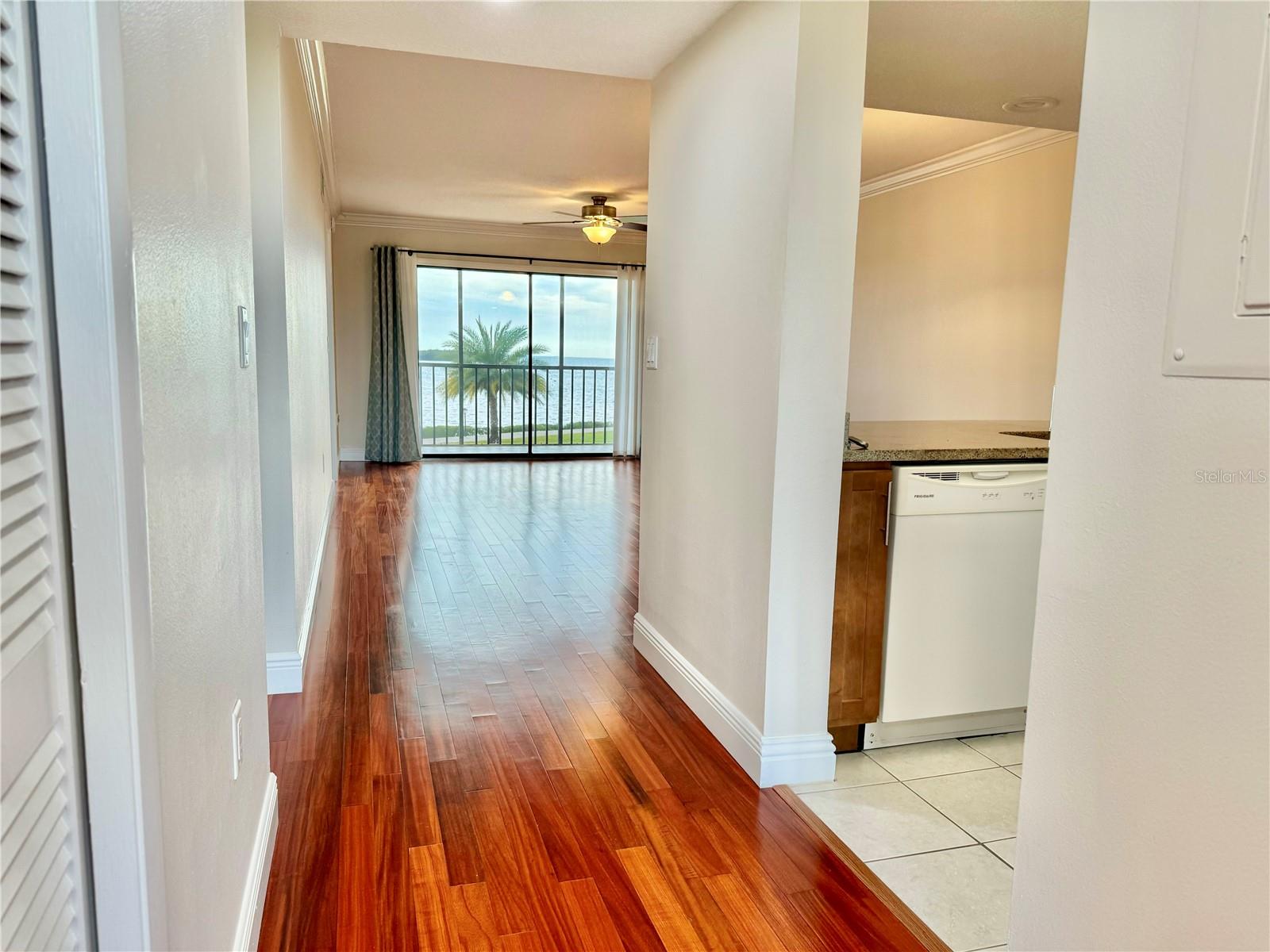 Image 6 of 46 For 4620 Bay Boulevard 1116