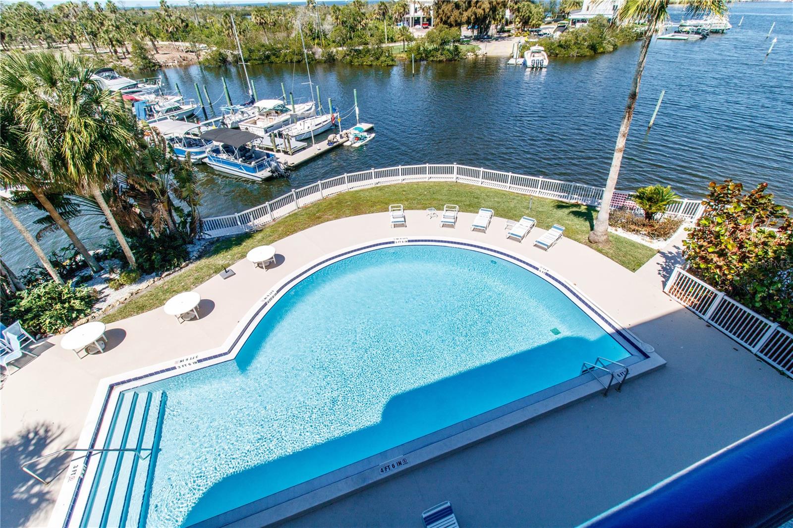 Image 19 of 44 For 4823 Ebbtide Lane 302