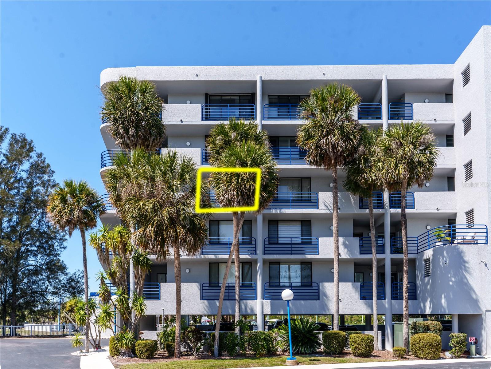 Image 25 of 44 For 4823 Ebbtide Lane 302