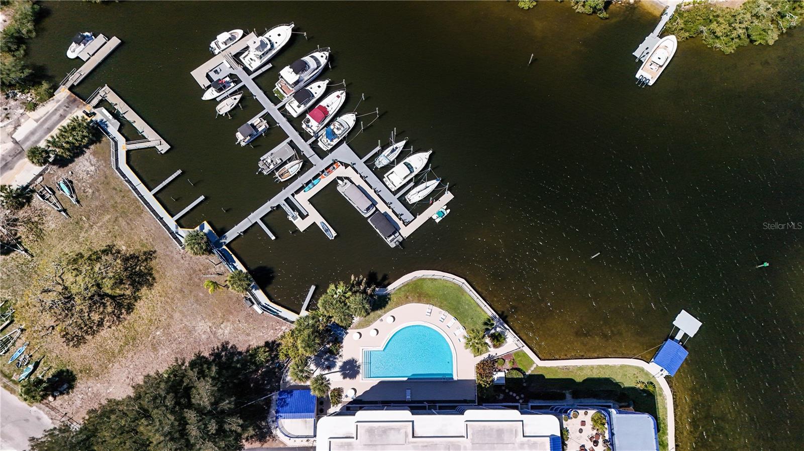 Image 40 of 44 For 4823 Ebbtide Lane 302