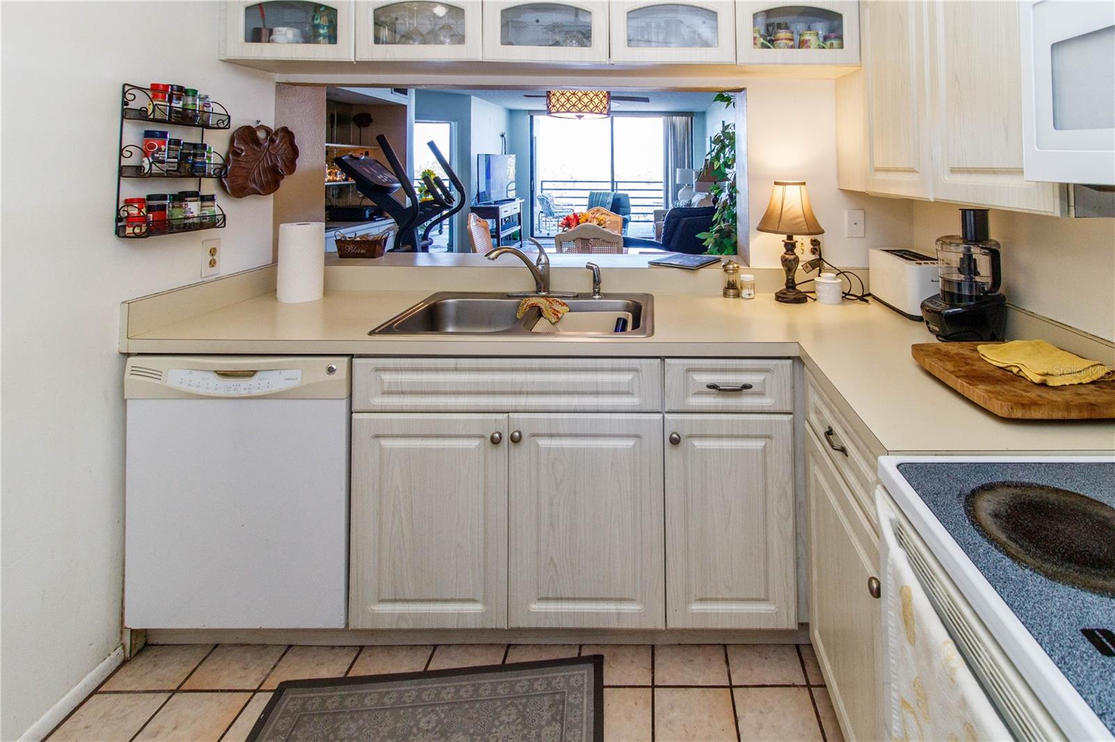 Image 9 of 44 For 4823 Ebbtide Lane 302