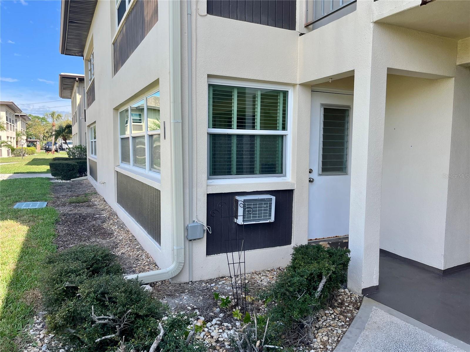 Image 14 of 17 For 4754 Marine Parkway 105