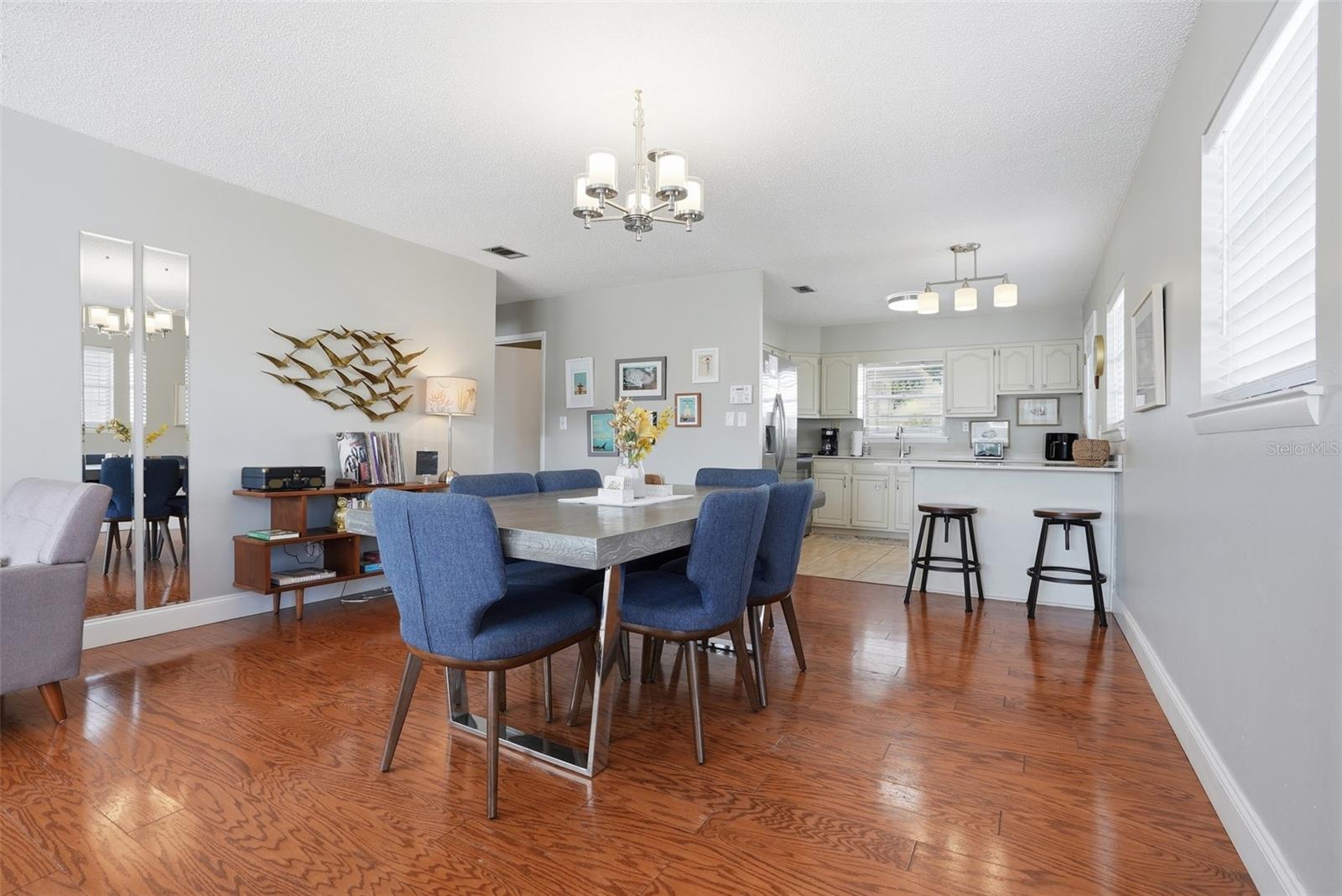 Image 10 of 41 For 323 Kelly Street