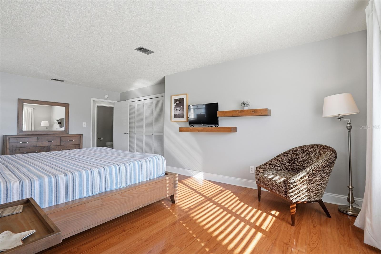 Image 19 of 41 For 323 Kelly Street