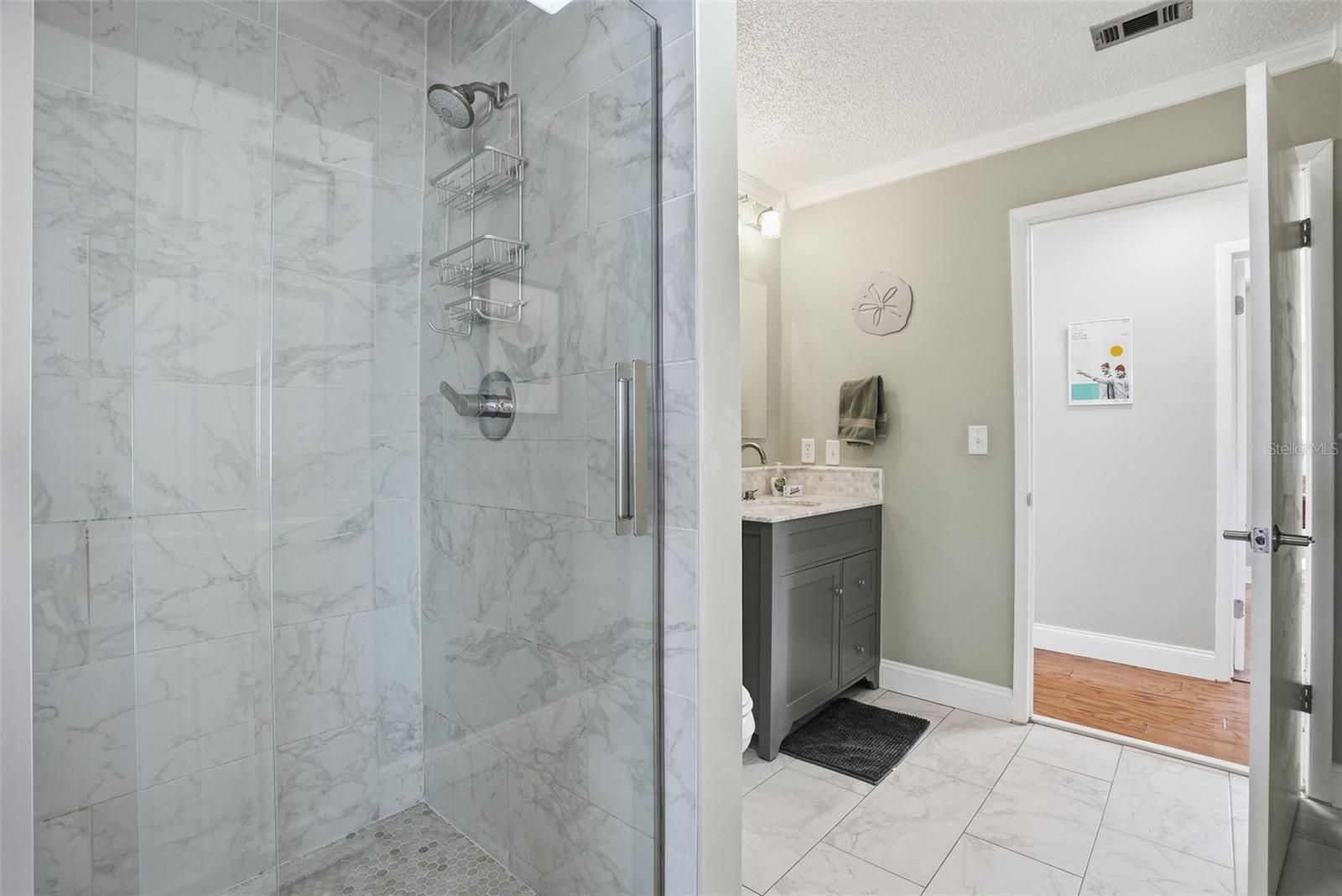 Image 28 of 41 For 323 Kelly Street