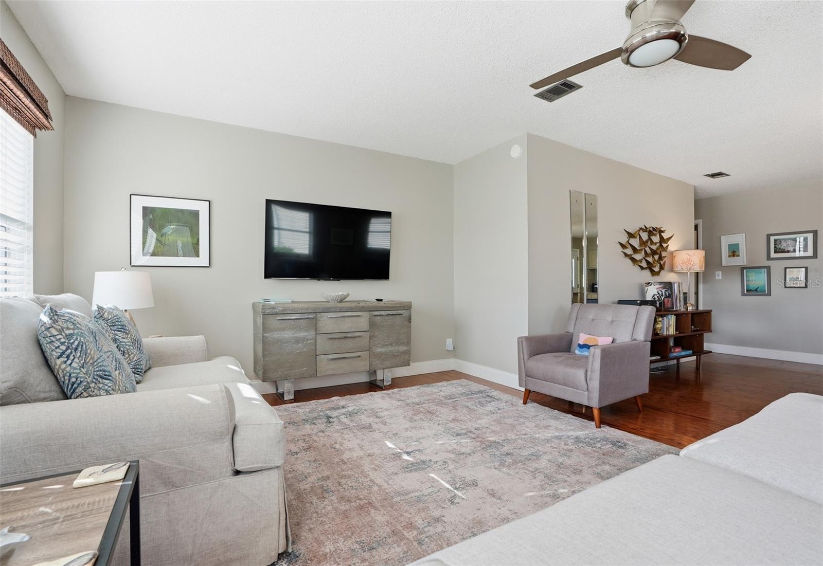 Image 5 of 41 For 323 Kelly Street