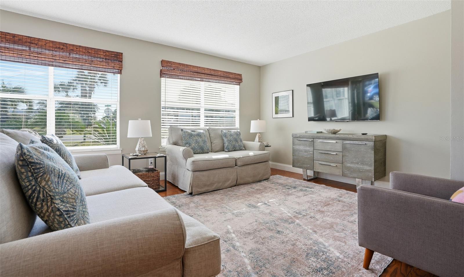 Image 7 of 41 For 323 Kelly Street