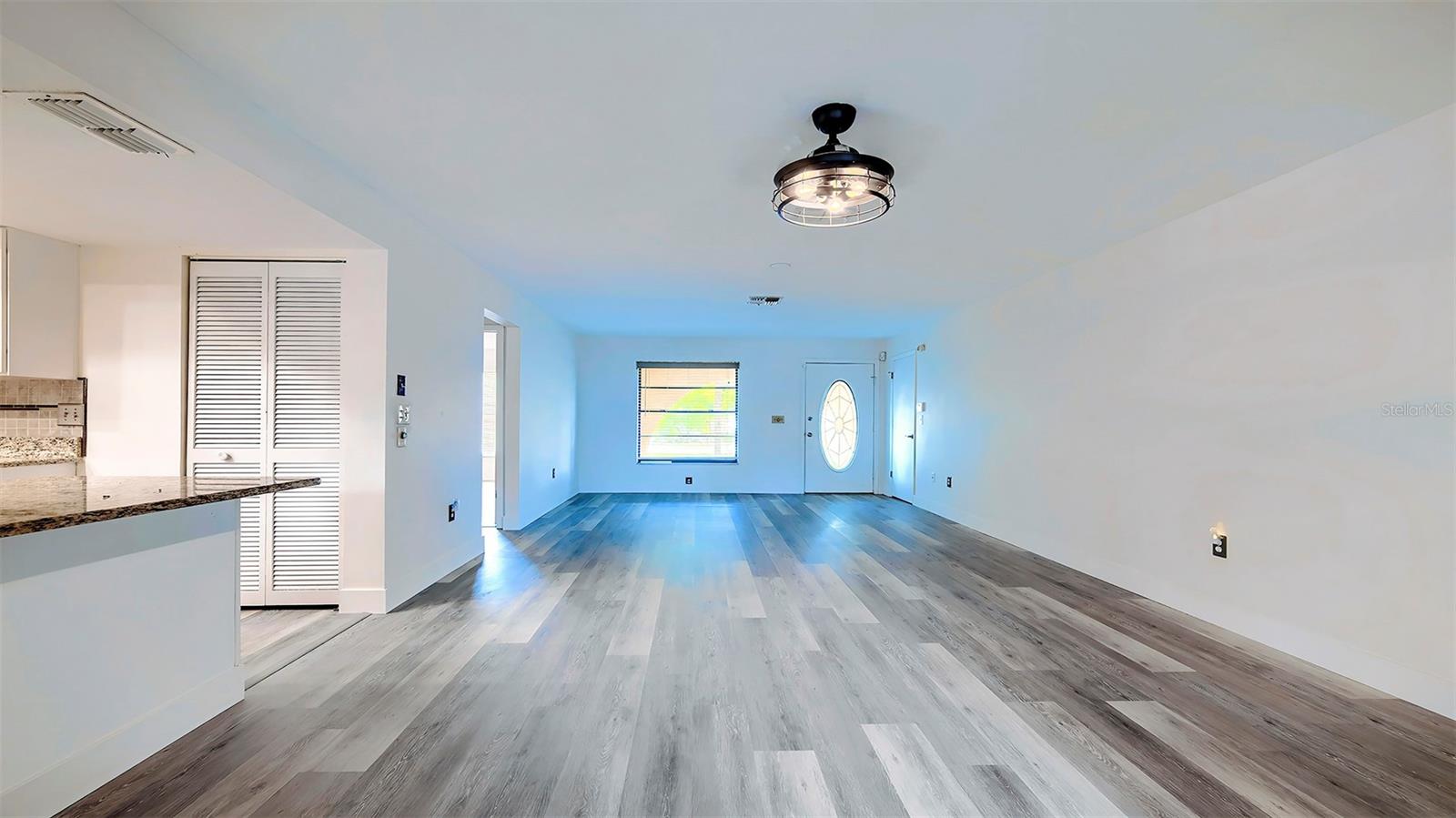 Image 16 of 56 For 12050 Cavern Road