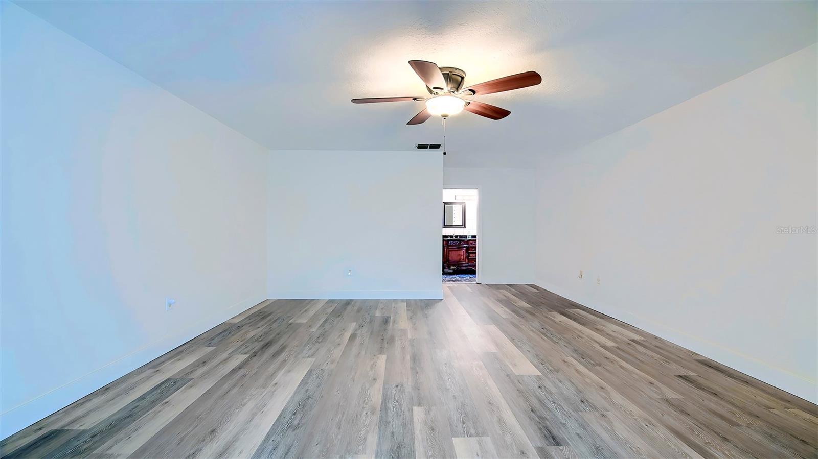 Image 18 of 56 For 12050 Cavern Road