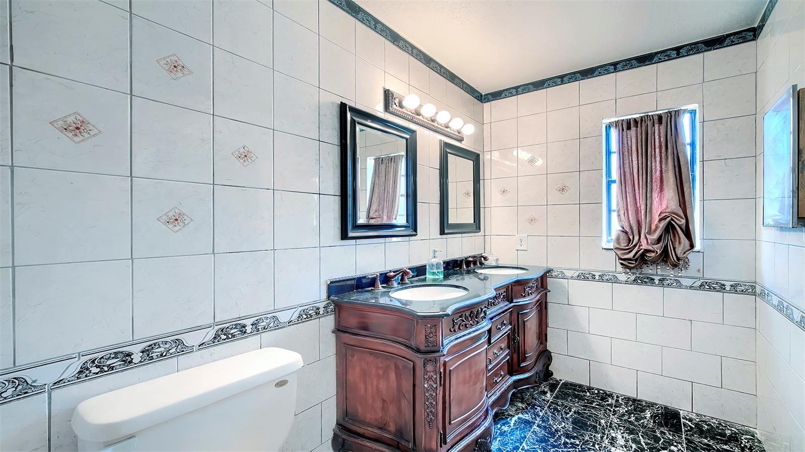 Image 23 of 56 For 12050 Cavern Road