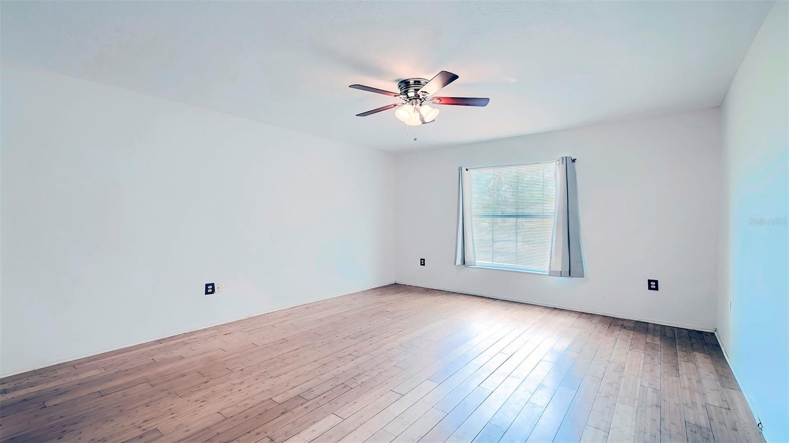 Image 25 of 56 For 12050 Cavern Road